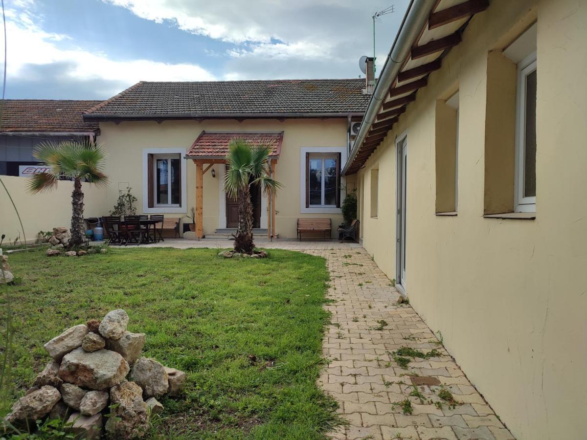 Apartamento Jardin De Coubertin Béziers Exterior foto